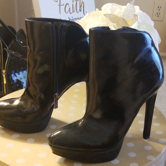 Jessica Simpson

 19

Women's Zamia Ankle Boot - Picture 4 of 8